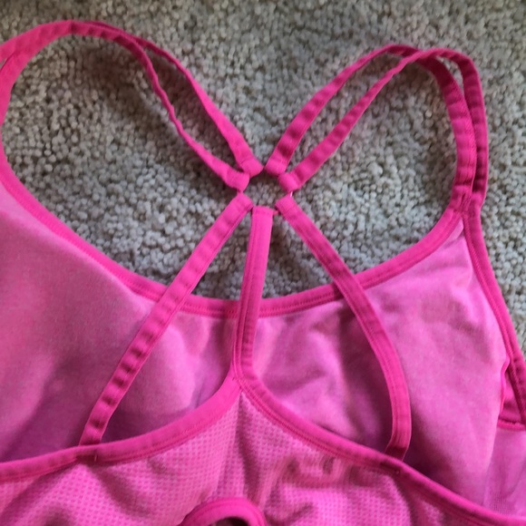Barbiecore pink Reebok spider web race back sports bra - Picture 8 of 10